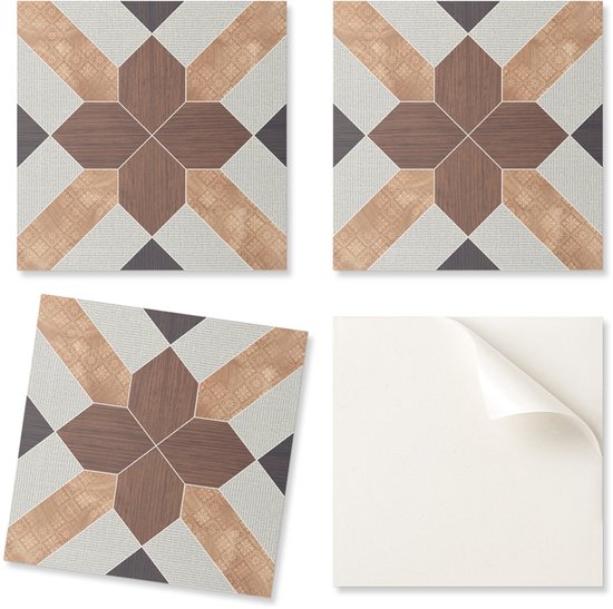 Vierkante vloertegels met geometrisch patroon in bruin, beige en grijs. Eén tegel is gedraaid. Een witte ondergrond met gebogen hoek.