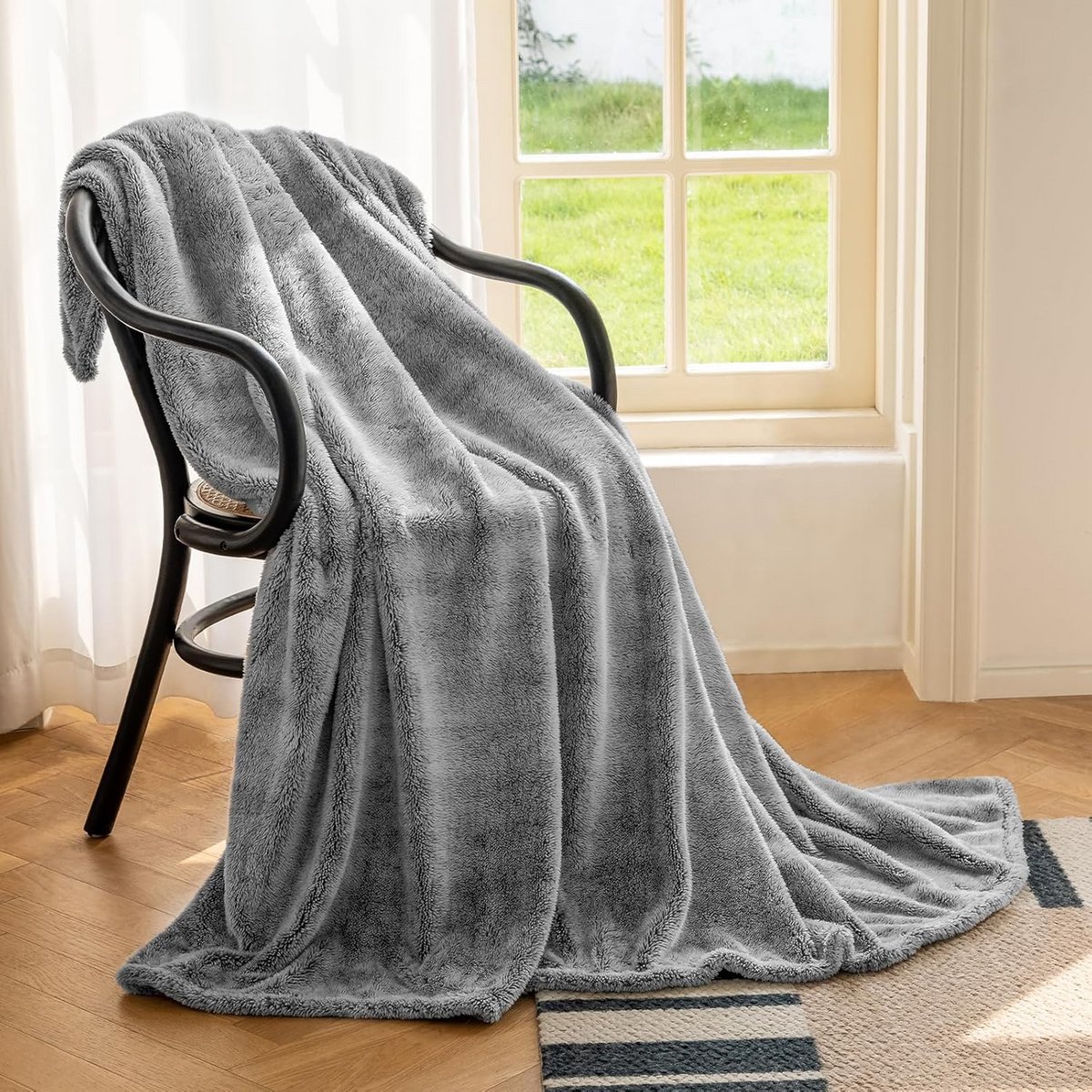 Plaid Fleece Deken - Flanel Laken - Comfort en Warmte - Oeko-TEX Gecertificeerd - 150 x 200 cm - Grijs