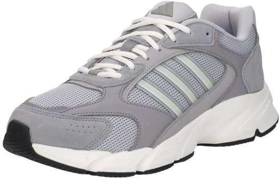 Grijze Adidas sneaker met witte veters, lichtblauwe strepen en witte zool.