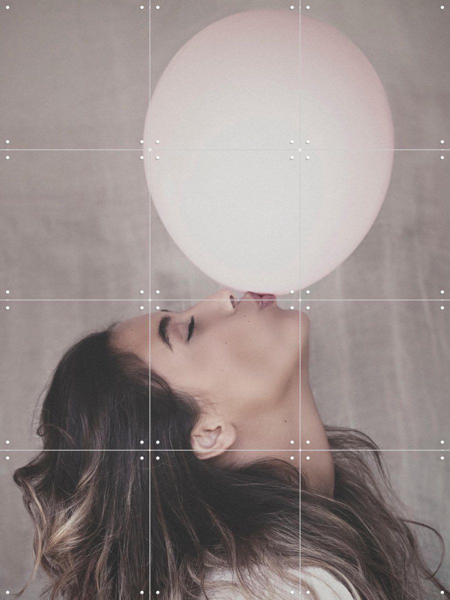 IXXI Balloon Kiss, STUDIO HANNAH LEMHOLT - 60 x 80 cm - Gratis ophangtool - Grote wanddecoratie en posters - Fotografie, Slaapkamer, Woonkamer