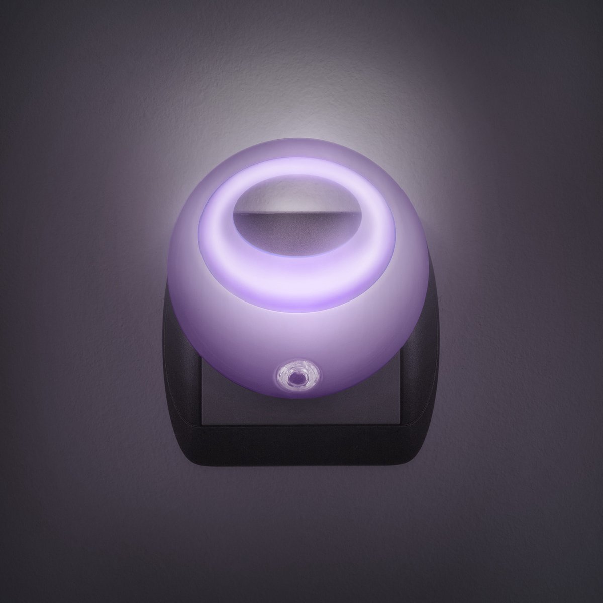 LED Nachtlamp met Schemersensor – Automatisch Aan/Uit Nachtlicht voor Stopcontact – Energiezuinige LED Verlichting 1W – Violet – Compact Nachtlampje voor Gang, Slaapkamer en Kinderkamer [20275VL]