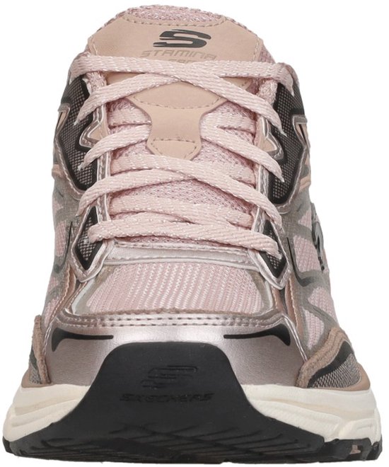 Vooraanzicht roze Skechers sneaker met veters, 'S' logo op de tong.