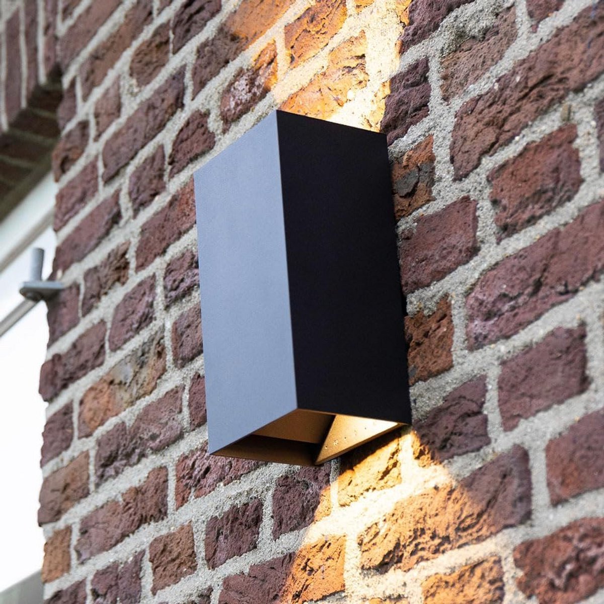 Waterdichte LED Wandlamp Zwart Aluminium 20W Warm Wit IP65 Geschikt Binnen en Buiten Up & Down Instelbare Lichtbundel