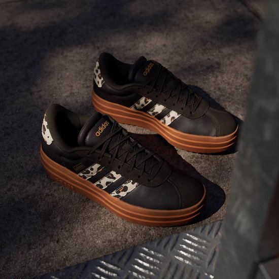 adidas Sportswear CHAUSSURE VL COURT BOLD - Femmes - Marron - 40