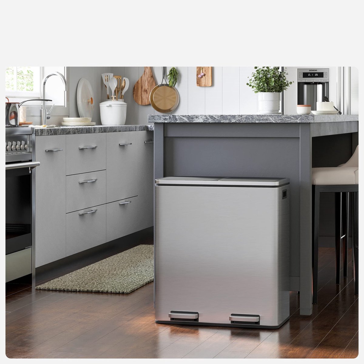 SONGMICS Dubbele keukenbak, 30 l en 20 l, slim vuilnisbak met twee compartimenten voor recycling en afval, pedaalemmer met vleugeldeksels, inkt zwart en metallic zilver LTB570B02 SONGMICS Dubbele keukenbak, 30 l en 20 l, slim vuilnisbak met twee compartimenten voor recycling en afval, pedaalemmer met vleugeldeksels, inkt zwart en metallic zilver LTB570B02