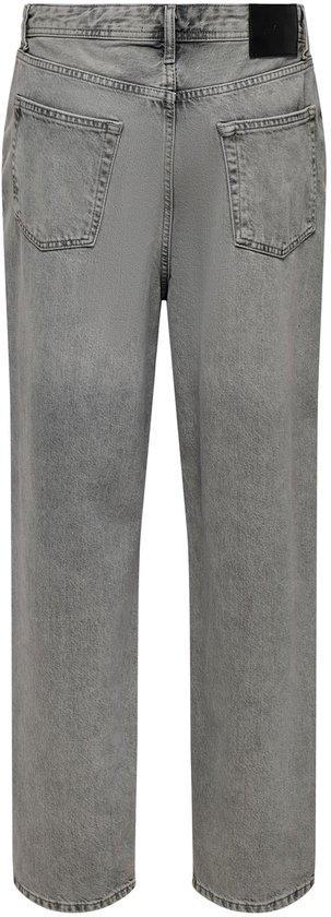 Grijze jeans met rechte pijpen, vier zakken en een zwarte logopatch.