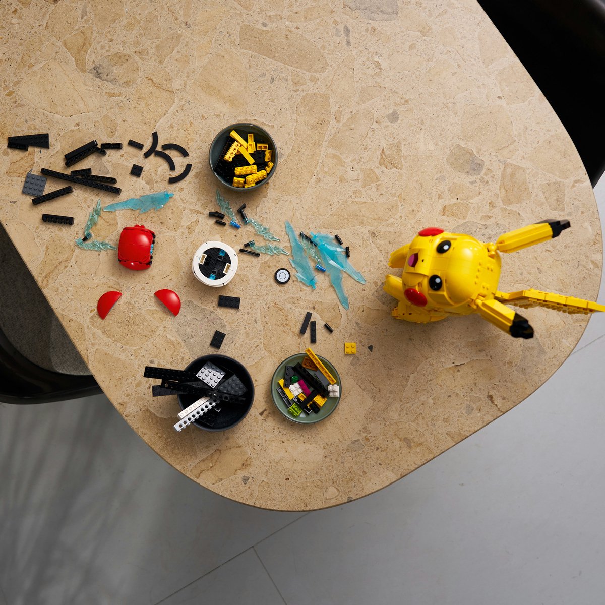 LEGO Pokémon Pikachu en Pokéball Bouwpakket voor Volwassenen en Woondecoratie - 72152 – foto 5