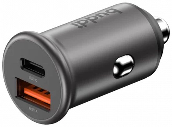 Een donkergrijze Buddi autolader met een USB-C poort en een oranje USB-A poort.