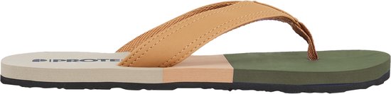 Zijaanzicht van een Protest slipper in olijfgroen, bruin en beige met bruine bandjes.