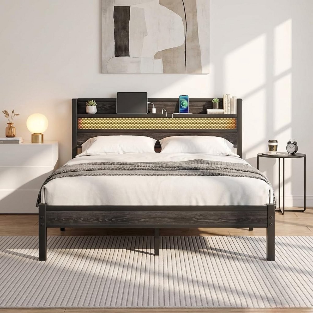 Metalen Bedframe 140x200 cm met Hoofdeinde, USB-laadstation en RGB LED-verlichting
