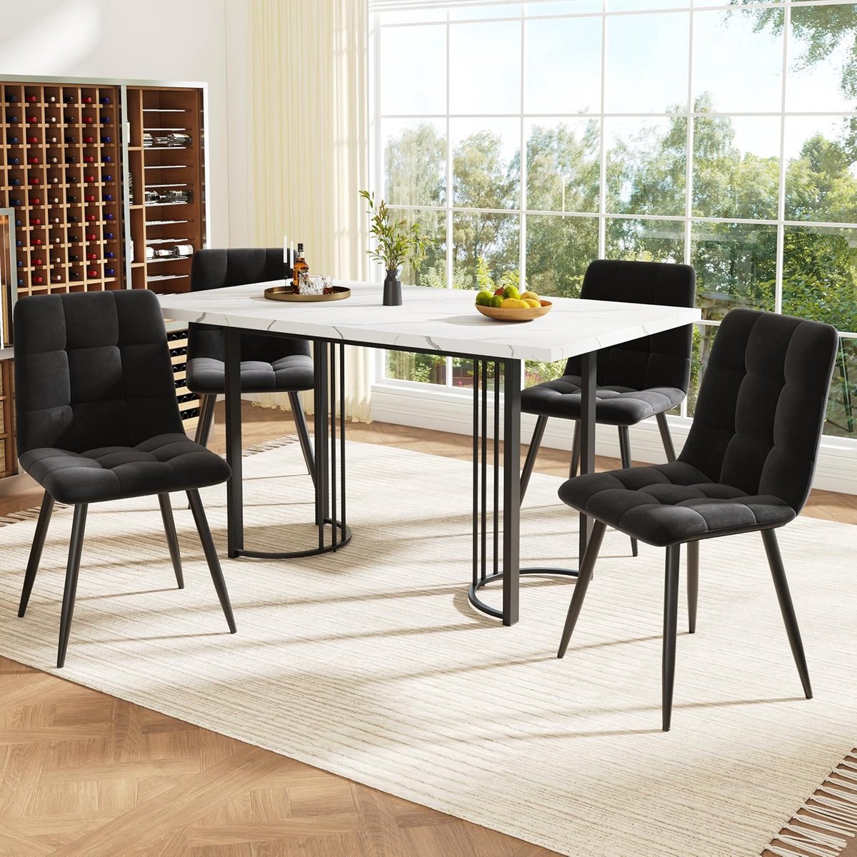 Uitschuifbare Eettafelset voor 4 Personen met 4 Stoelen - Zwart Fluweel en Metalen Frame