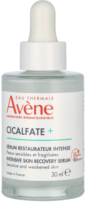 Fles met druppelaar van Avène Cicalfate+ Intensief Herstellend Serum, 30 ml.