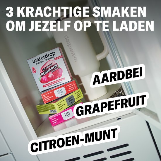 Waterdrop Recharge elektrolyten blokjes in smaken Aardbei, Grapefruit en Citroen-Munt, opgeslagen in een koelkast.