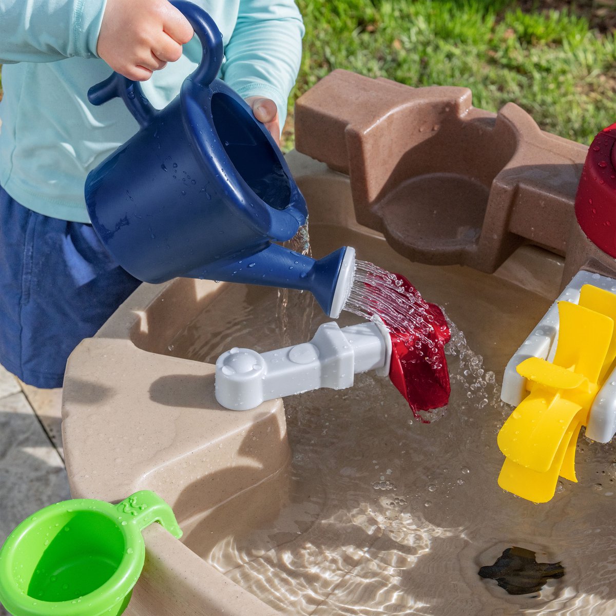 Step2 Pump & Splash Discovery Watertafel – Met waterpomp en 8 accessoires – Waterspeeltafel voor peuters – Buiten speelgoed vanaf 2 jaar – Activiteitentafel met water voor de tuin / buiten — afbeelding 11