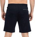 Donkerblauwe korte broek met ritssluiting achterzak en trekkoord. Van achteren gezien.