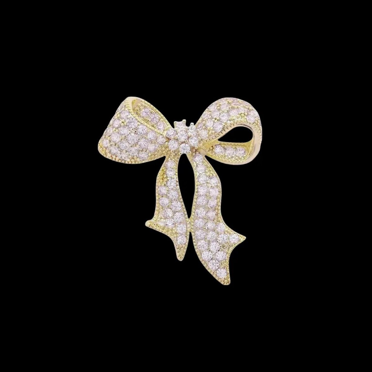 Victoria Valenza Goudkleurige Strik Broche met Pavé Zirkonia Stenen - Broche - Goudkleurig - Strik broche - Zirkonia