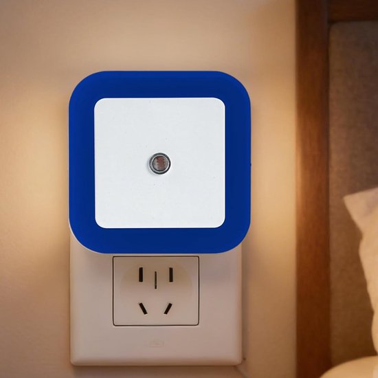 Nachtlampje Stekker - Oriëntatieverlichting - Veilige Nachtelijke Beweging - Automatische Schemerschakelaar - 4 x 7 x 4 cm - Blauw van Merkloos — afbeelding 2