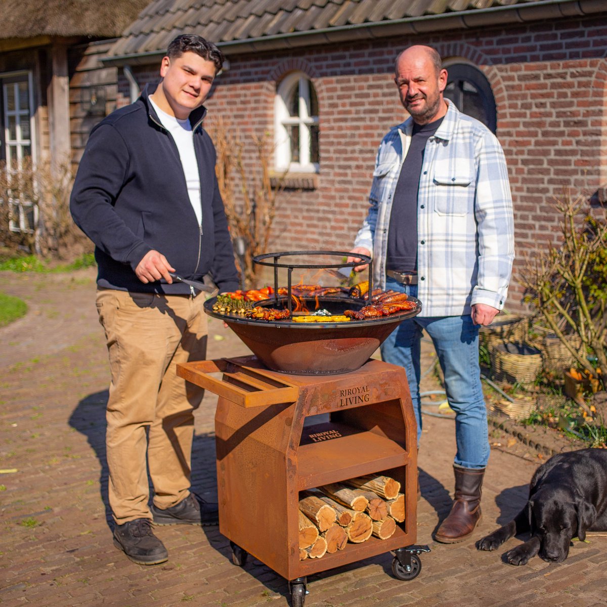 RJRoyal Living BBQ Plancha Grill Maestro Ø70cm Cortenstaal - Product - €518,50