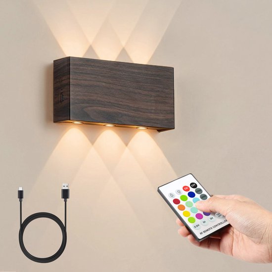 Houten MAXXILED wandlamp met USB-kabel en afstandsbediening voor RGB-kleuren.