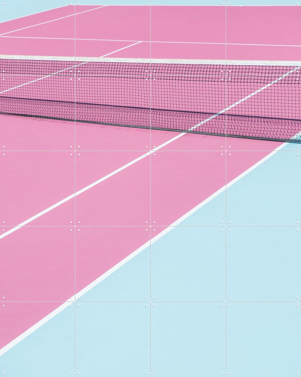 IXXI Pink Court Net, Chris Abatzis - 80 x 100 cm - Gratis ophangtool - Grote wanddecoratie en posters - Fotografie, Minimalisme, Geometrische Kunst