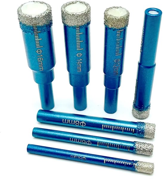 Vier blauwe diamantsnijboren met verschillende diameters: 16mm, 14mm, 12mm, 8mm en 6mm. De schachten hebben markeringen.