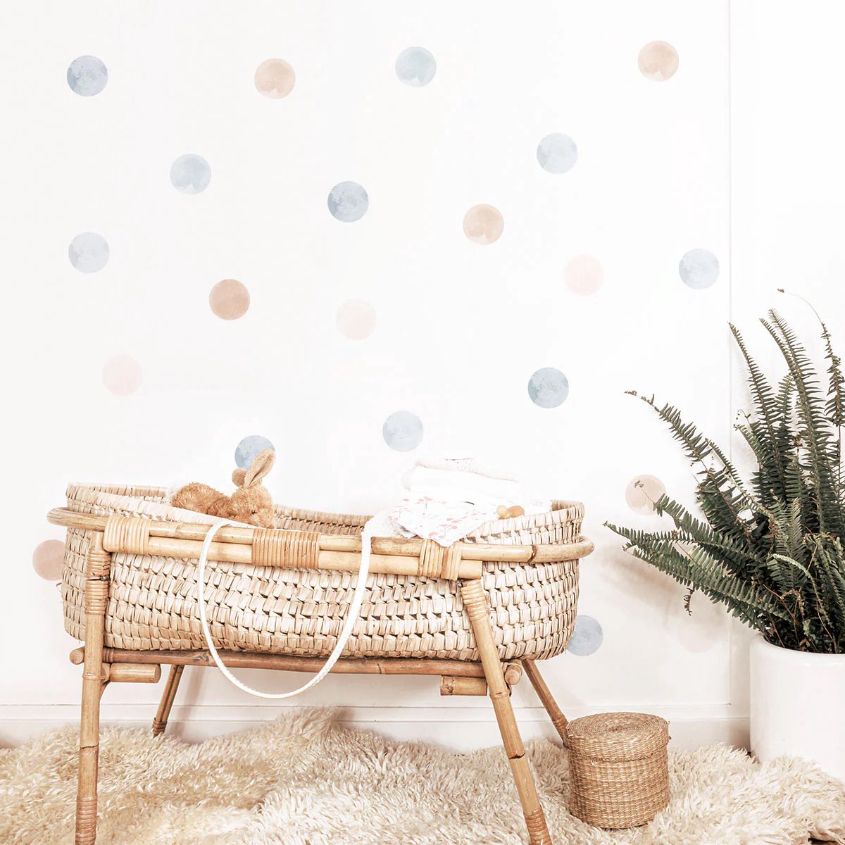 Decochic® - Muurstickers stippen- aquarel- 90 stuks - blauw - beige- waterverf -babykamer - kinderkamer - muurdecoratie