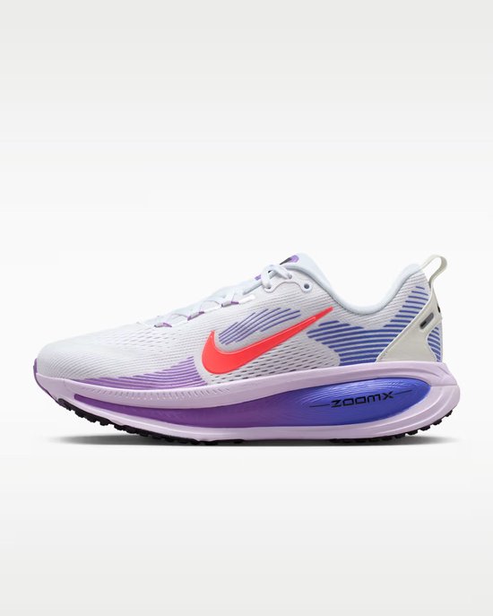 Nike w nike vomero 18 de couleur blanche.