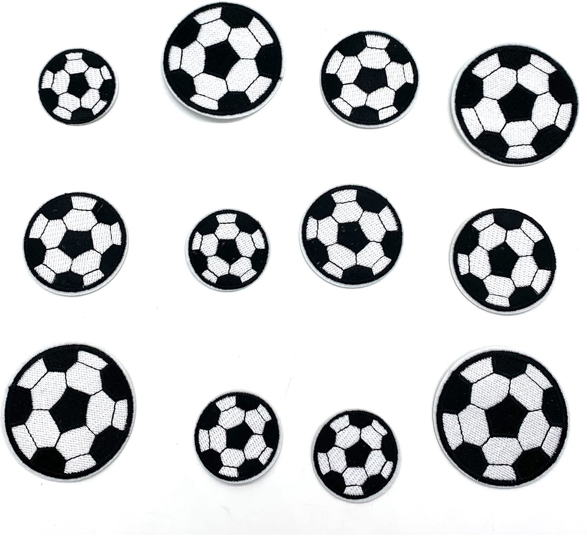 Cartoon Voetbal Patches - Strijkpatchen voor Kleding - 12 Stuks in Diverse Groottes