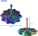 Multicolor metalen draaitol met een 8-puntige stervormige basis en een draadachtige steel. Afmetingen: 4.73 inch breed, 2.75 inch hoog.