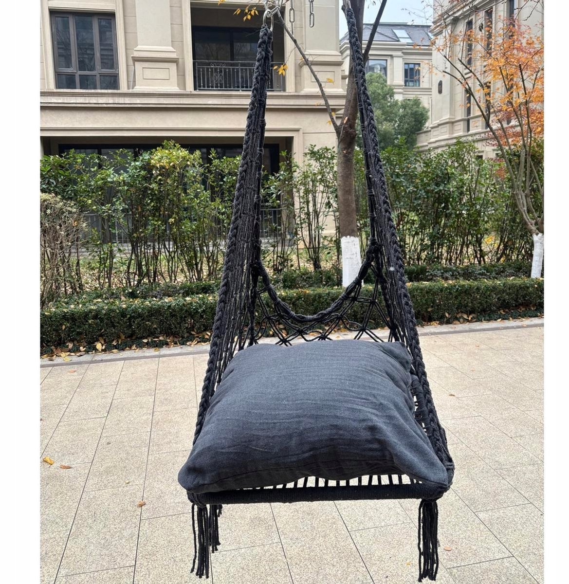 Hangstoel Donkergrijs met Kussen 60x60x120cm