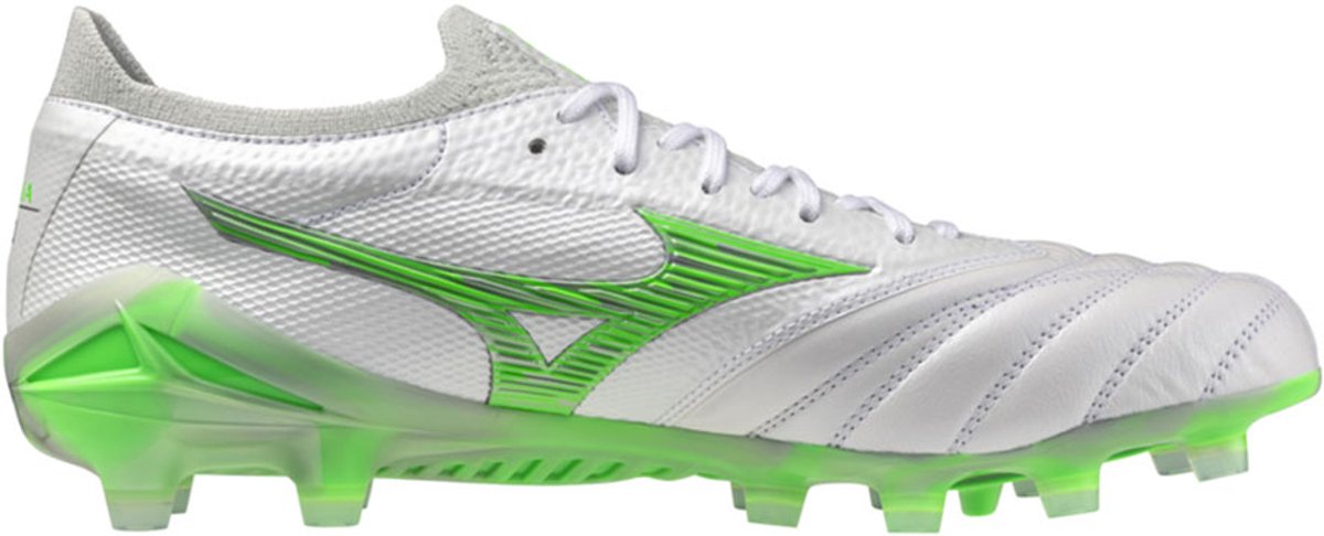 Mizuno Morelia Neo IV Beta Japan voetbalschoenen in wit met groene accenten, EU 42 1/2, ontworpen voor barefoot-gevoel.
