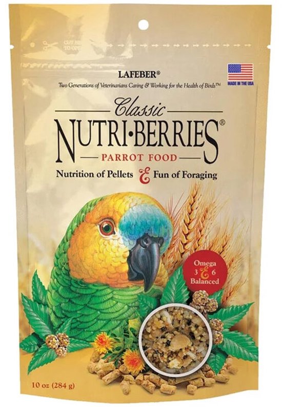 Verpakking Lafeber's Classic Nutri-Berries Parrot Food met een afbeelding van een Lory-papegaai, omringd door groen gebladerte en oranje bloemen.