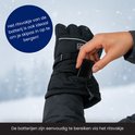 Zwarte R2B handschoenen met een hand die een batterij in het ritsvak opbergt, ideaal voor skipassen.