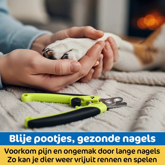 Een hond heeft zijn poot in de handen van een persoon. Een gele nagelknipper ligt ernaast. Tekst: Blije pootjes, gezonde nagels, voorkom pijn en ongemak door lange nagels.