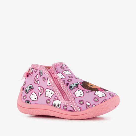 Roze pantoffel met Gabby's Dollhouse print. Ritssluiting met roze strikje.