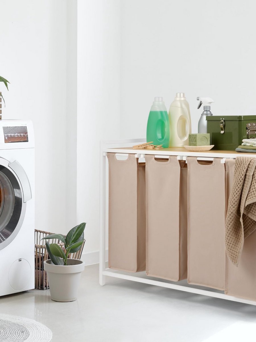 MMM® Wasmand 4 Vakken - Wasbox - Wassorteerder - met Plank in Bamboe-Look - met Metalen Frame in Wit - Crèmewit