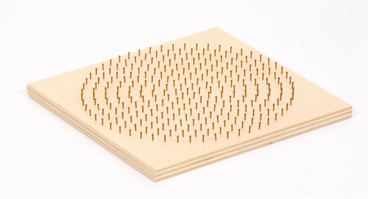 Kralenplankje 20x20cm rond hout excl. kistje - Educo - Educatief speelgoed