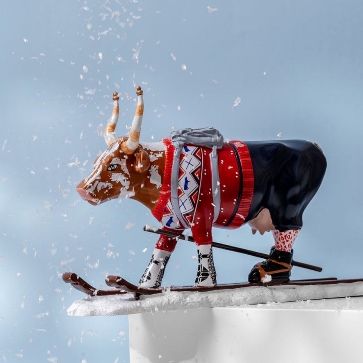 cowparade the ski cow | Medium Resin red/black/white/brown