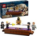 LEGO Harry Potter : set de la Grande Salle avec quatre figurines, cheminée et dé.