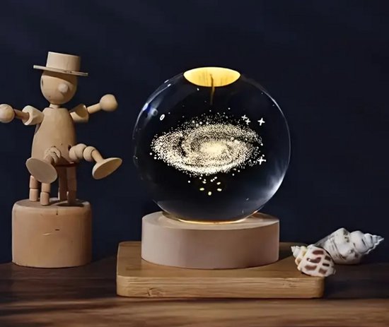3D-nachtlampje met kristallen bol, 8 cm glazen bol van de Melkweg, 3D-planeetlamp met USB-aansluiting, sterrenhemellamp, nachtlampje met kristallen bol, creatieve nachtscène, astronomie-ledbollamp met houten voet van Acetaken — afbeelding 4