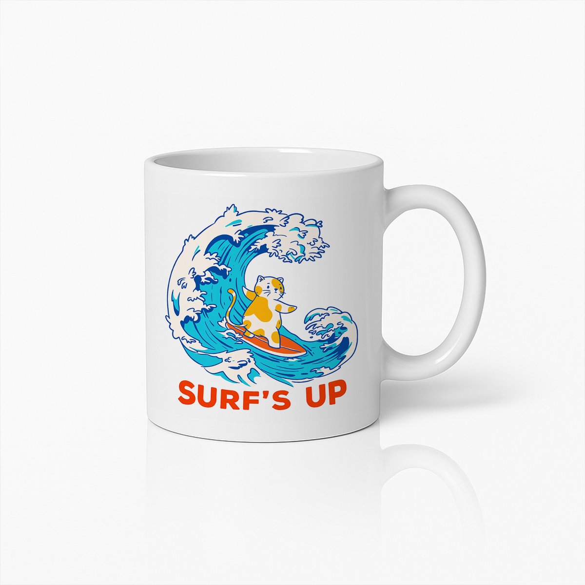 Witte Mok 330ml – “Surf’s Up” Schattige Surfende Kat Golf Illustratie Koffiebeker