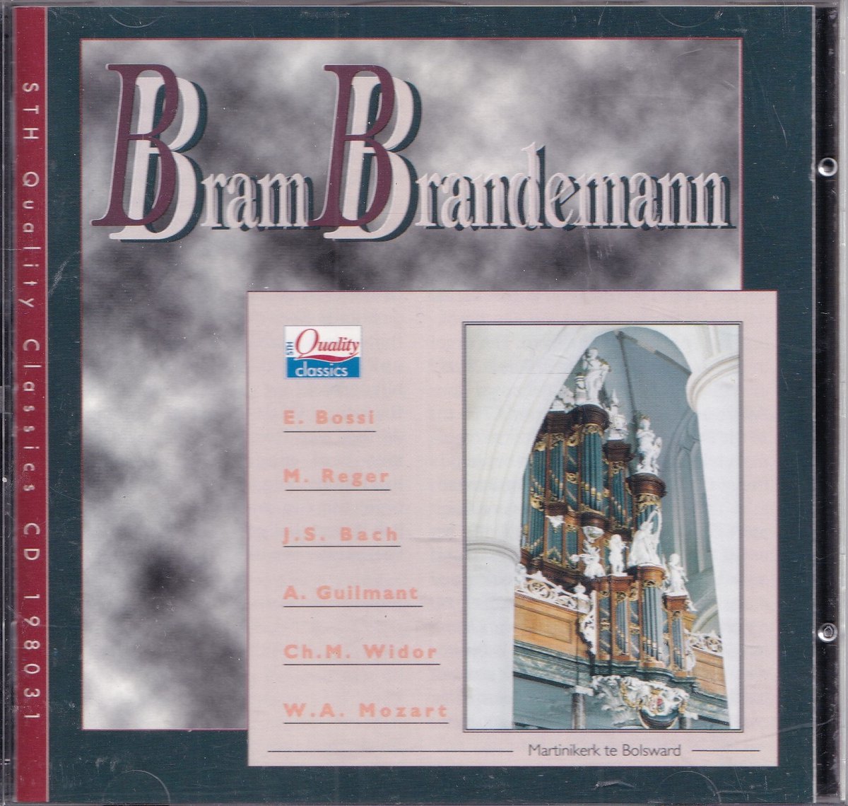 Bram Brandemann bespeelt het orgel van de Martinikerk te Bolsward