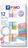 Fimo soft pastel colour pack: 12 kleuren klei, waaronder paars, geel, lichtblauw, en een parelketting.