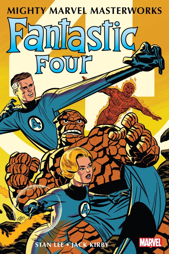 Fantastische Vier in hun blauwe pakken met '4' erop, Mr. Fantastic rekt zich uit, de Thing is op de voorgrond, Invisible Woman kijkt naar voren, en Human Torch vliegt in brand.