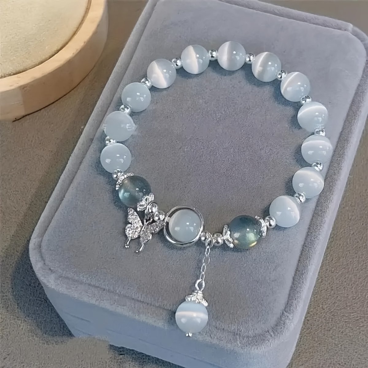 Sjika - Vlinder Armband Dames – Cat Eye Glas Kralen – Lichtblauw – Luxe Cadeau voor Vrouwen