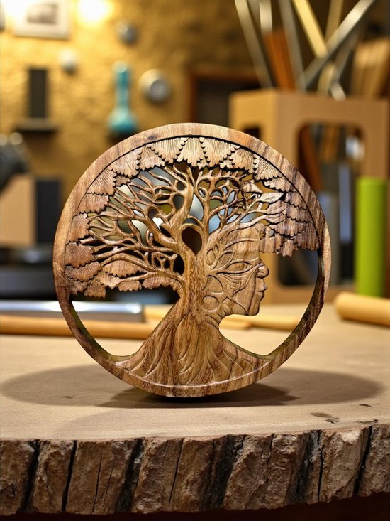 Levensboom met vrouwengezicht