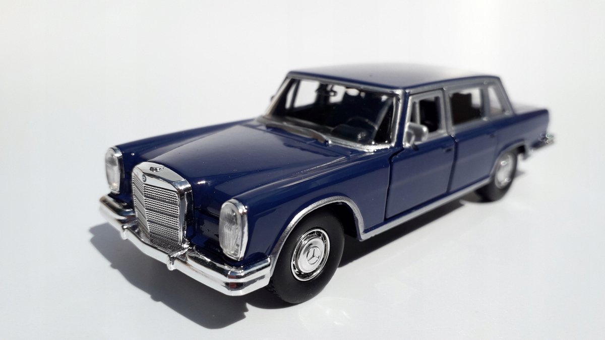 Mercedes-Benz 600 (1963) Modelauto Metaal Welly 1:34 - Donkerblauw