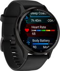 Zwarte smartwatch met een rond AMOLED-scherm dat slaapcoach, hartslag en energiereserves toont.