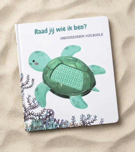 Onderzeedieren voelboekje met aquarel schildpad en zeewier. Titel: Raad jij wie ik ben?