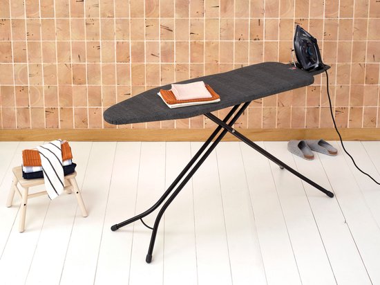 Planche à repasser Brabantia B avec porte-fer - 124 x 38 cm - Denim Black